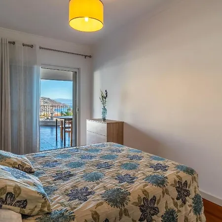 Ferienwohnung Fuer 6 Personen Ca 200 Qm In So Martinho, Madeira Und Umgebung Apartment
